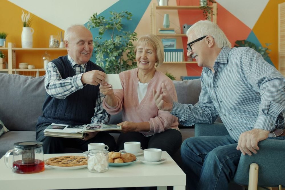 samen koffie drinken gezelschap